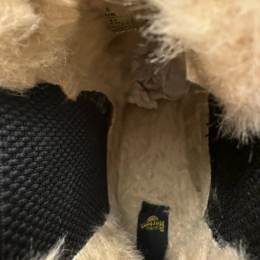 Dr. Martens Leonore Saddle Tan fur lined boot - Picture 4 of 9